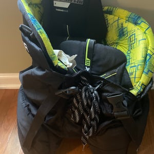 Junior Large Bauer Hockey Pants (Used)