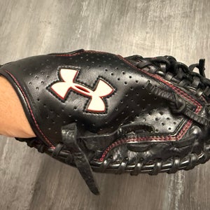 Under Armour UACM-100Y RH Catcher's Baseball Glove 31.5" (Used)