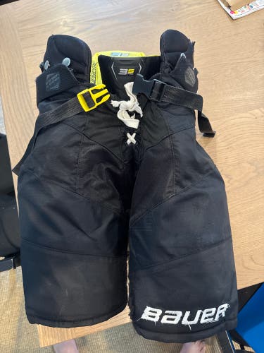 Men's Junior Large Bauer Supreme 3S Pro Hockey Pants (Used)