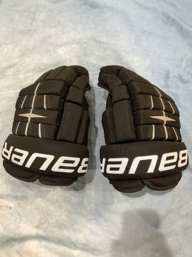 Black Senior Bauer 4 Roll Gloves 13" (Used)
