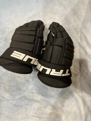 Black Senior True Pro 4-Roll Gloves 14" (Used)