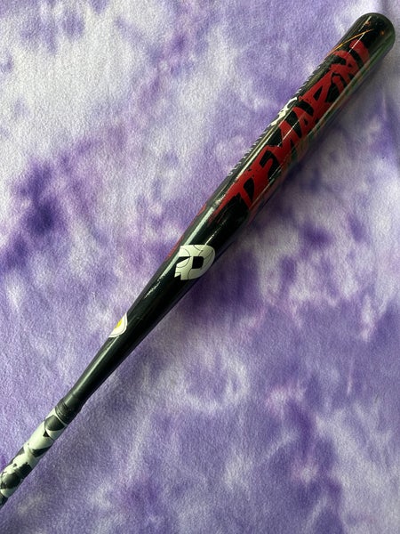 Black DeMarini Ultimate Weapon Alloy Bat (-6) Alloy 28 oz 34" (Used)