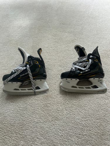 2022 Bauer Supreme M5 Pro Hockey Skates Size 3 (Used)
