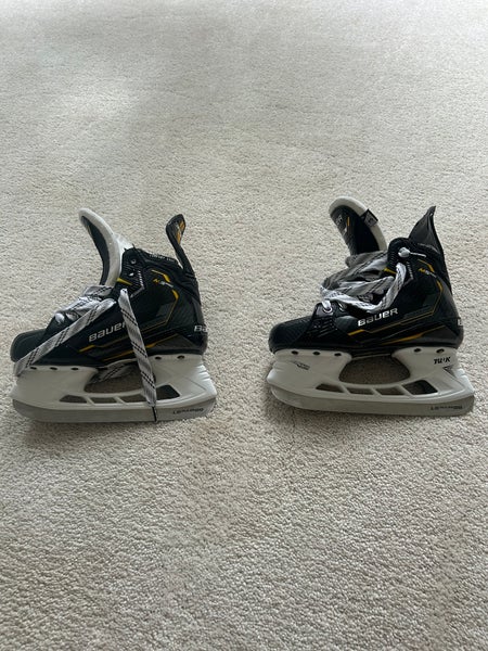2022 Bauer Supreme M5 Pro Hockey Skates Size 3 (Used)
