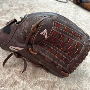 Easton RH Softball Glove 12.5"