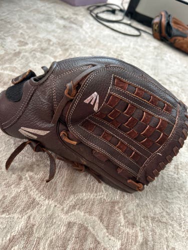 Easton RH Softball Glove 12.5"