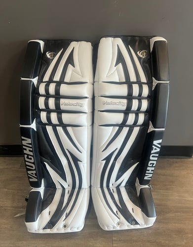 Vaughn Velocity V4 7600 Goalie Pads (New)