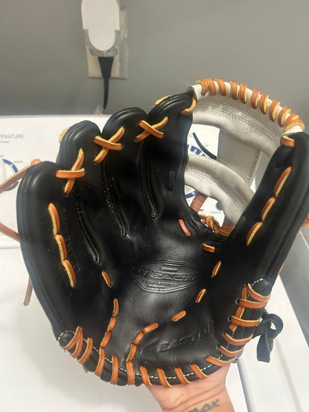 Easton LH Infield Softball Glove 11.75" (New)