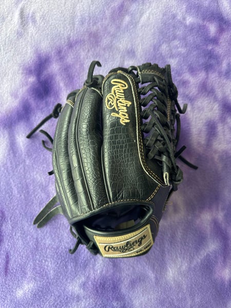 Black Rawlings Heart of the Hide RH Outfield Baseball Glove 11.75" (Used)