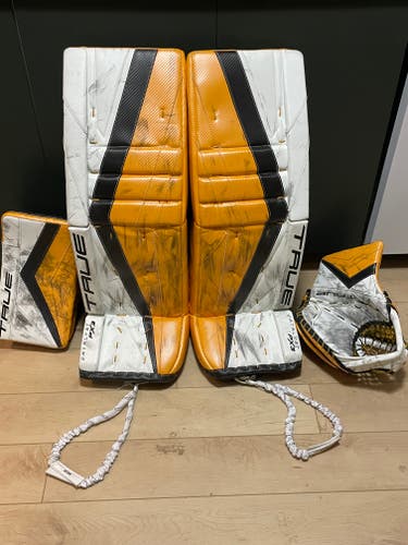 2024 34" True Catalyst PX3 Regular Goalie Full Set Pro Stock (Used)