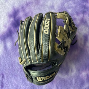 Black Wilson A2000 RH Infield Baseball Glove 11.5" (Used)