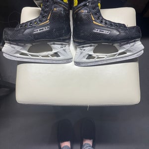Bauer Supreme S29 Hockey Skates Regular Width Size 3 (Used)