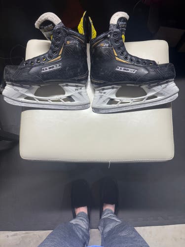 Bauer Supreme S29 Hockey Skates Regular Width Size 3 (Used)