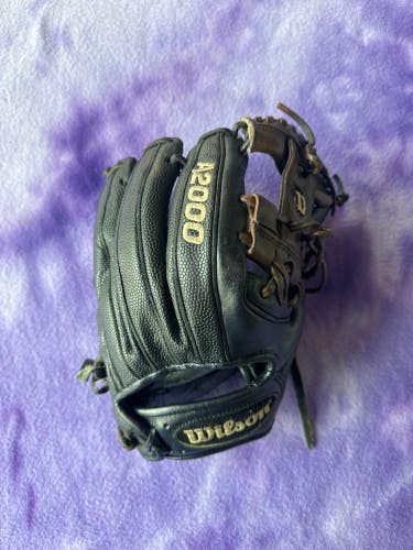 Black Wilson A2000 RH Infield Baseball Glove 11.5" (Used)