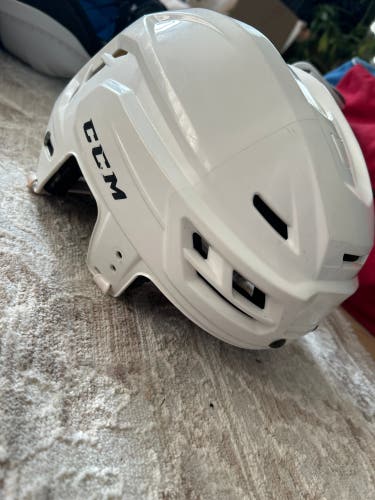 Medium CCM Tacks 310 Helmet