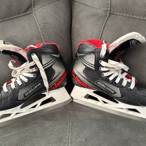 Bauer Vapor X2.7 Hockey Goalie Skates Regular Width Size 3.5 (Used)
