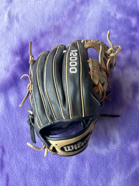 Gray Wilson A2000 RH Infield Baseball Glove 11.5" (Used)