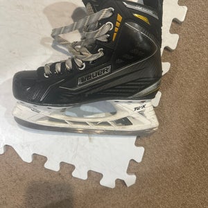2017 Bauer Supreme HP Pro Hockey Skates Regular Width 6 (Used)