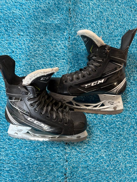 Junior CCM RibCor 74K Hockey Skates Regular Width Size 3 (Used)