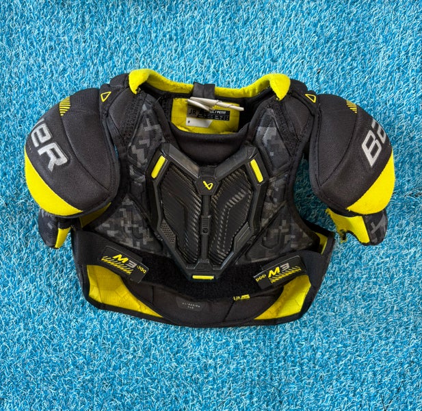 Small Junior Bauer Supreme M3 Shoulder Pads (Used)