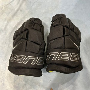 Black Junior Bauer Supreme M3 Gloves 10" (Used)
