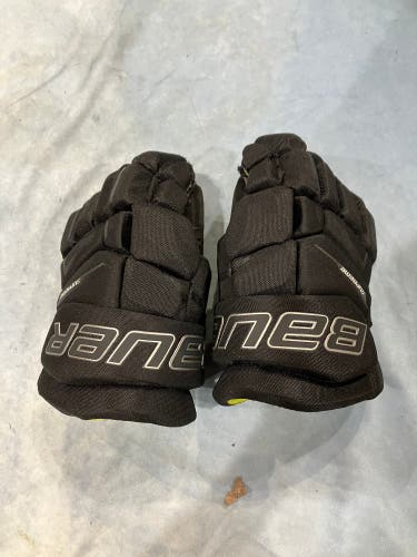 Black Junior Bauer Supreme M3 Gloves 10" (Used)