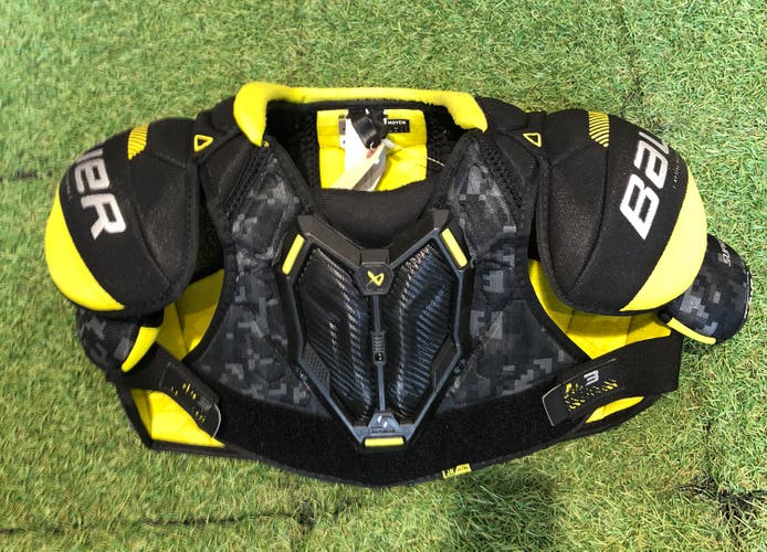 Medium Junior Bauer Supreme M3 Shoulder Pads (Used)