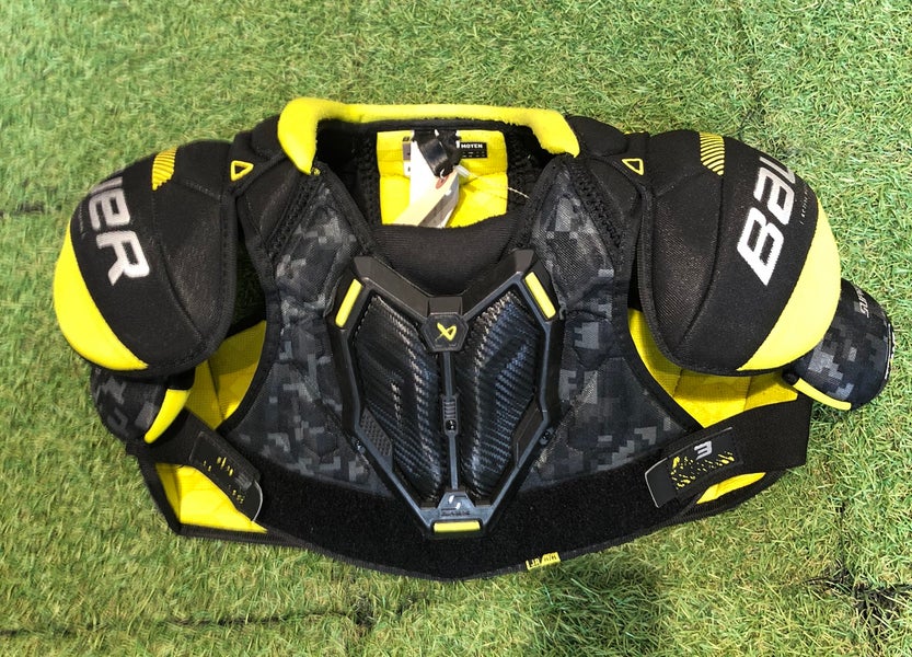 Medium Junior Bauer Supreme M3 Shoulder Pads (Used)