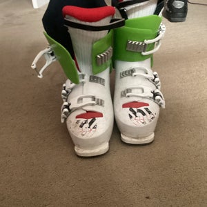 Mondo 22 & 22.5 Kid's Alpina AJ3 Ski Boots (Used)