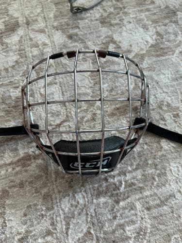 Medium Chrome CCM FM580 Full Cage
