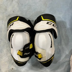 Junior Medium CCM Tacks 9060 Elbow Pads (Used)