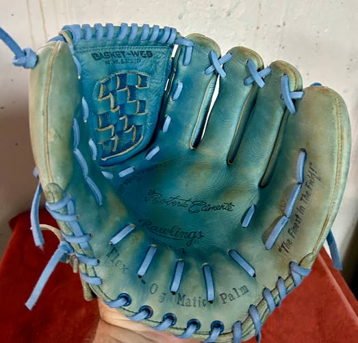 Vintage Rawlings Roberto Clemente baseball glove RHT