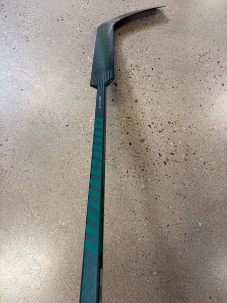 Senior Warrior Ritual V2 Pro Goalie Stick Regular 25" Paddle (Used)