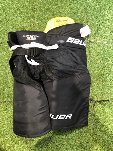 Black Junior Small Bauer Supreme S29 Hockey Pants (Used)
