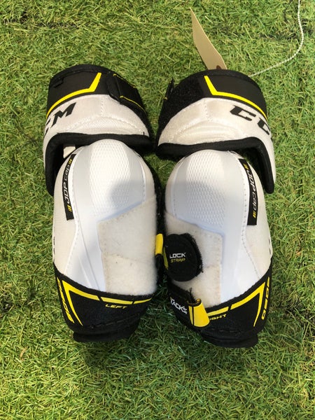 Junior Medium CCM Tacks 9060 Elbow Pads (Used)