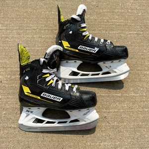 Bauer Supreme Hockey Skates Extra Wide Width Size 3.5 (Used)