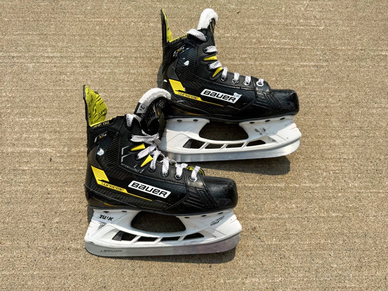 Bauer Supreme Hockey Skates Extra Wide Width Size 3.5 (Used)