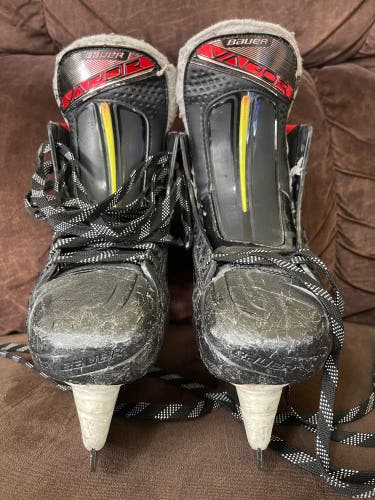 Bauer Vapor 2X Pro Hockey Skates Size 4 (Used)