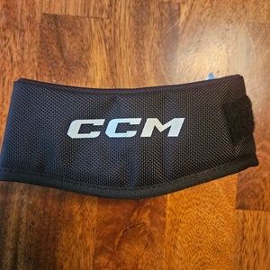 Junior CCM NG600 Neck Guard (New without tags)
