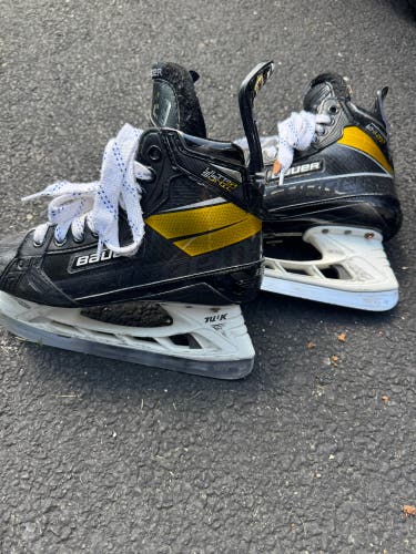 Bauer Supreme UltraSonic Hockey Skates Pro Stock Size 5.5 Fit 2