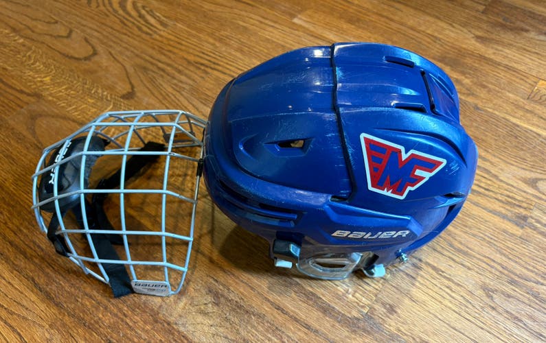 Small Bauer Re-Akt Helmet and Cage