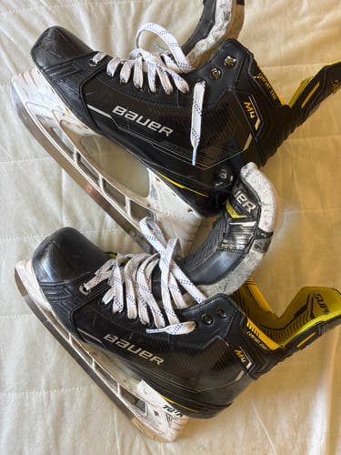 2022 Bauer Supreme M4 Hockey Skates Extra Wide Width 9.5 (Used)