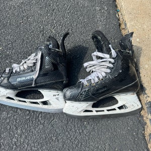 Used Bauer Supreme Matrix Hockey Skates Size 5.5 Fit 2 (Bauer) - Intermediate