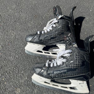 Bauer Supreme Mach Hockey Skates Regular Width Size 5.5 (Used)
