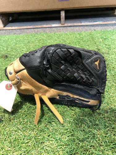 Black Mizuno Power Close RH Pitcher's Baseball Glove 10.75" (Used)