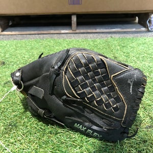 Black Mizuno Power Close RH Pitcher's Baseball Glove 10.75" (Used)