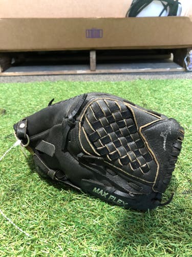Black Mizuno Power Close RH Pitcher's Baseball Glove 10.75" (Used)