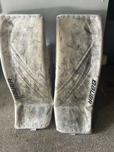 2023 Medium Bauer Hyperlite 2 Goalie Leg Pads (Used)