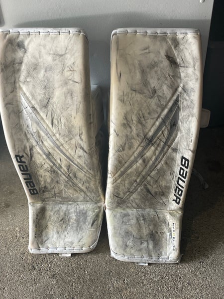 2023 Medium Bauer Hyperlite 2 Goalie Leg Pads (Used)