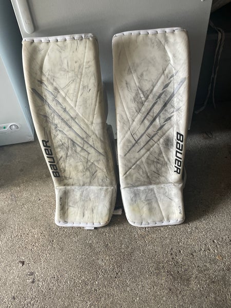 2021 Medium Bauer Hyperlite Goalie Leg Pads (Used)